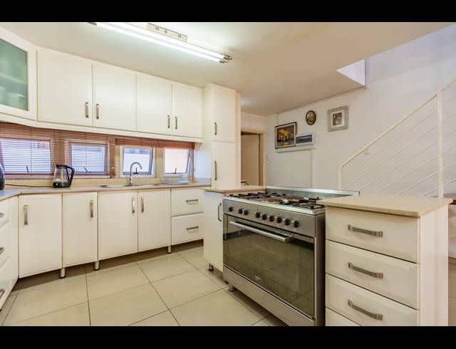 4 BEDROOM DUPLEX FOR SALE IN RESERVOIR HILLS